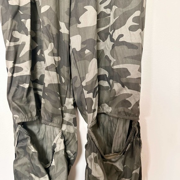 Fashion Nova Tide Is High Stacked Wide Leg Camo Pants Medium NWT - Picture 3 of 8